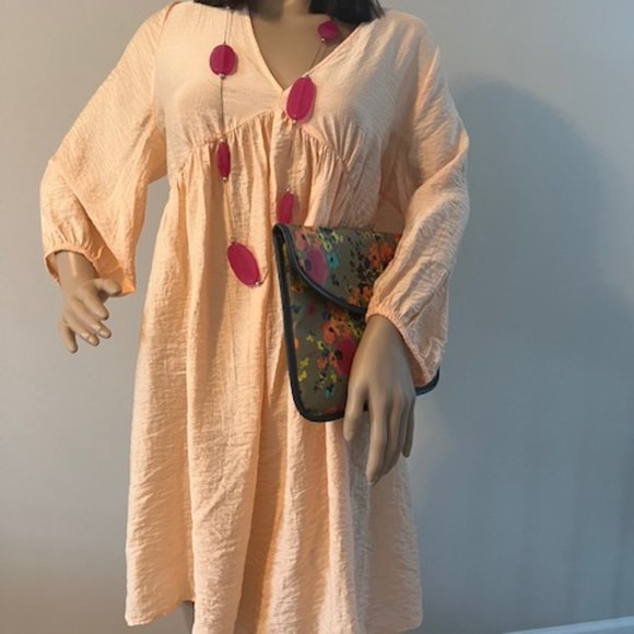 V-neck Dress - Light Apricot - Picture 3 of 5